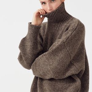 No low balls!! Baaba Jumper no17 Oak…. Worn a few times.  Excellent condition!